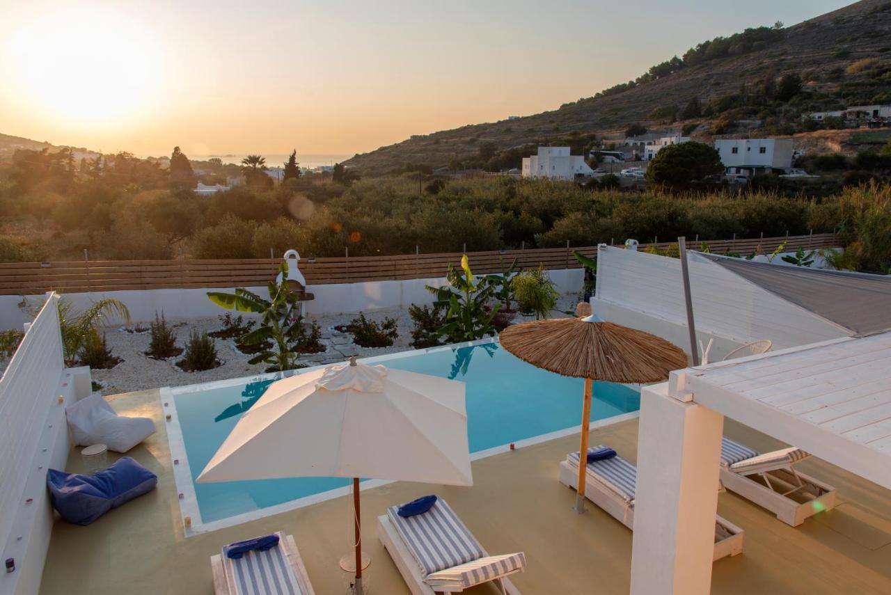 Paros Elitas Villas エクステリア 写真